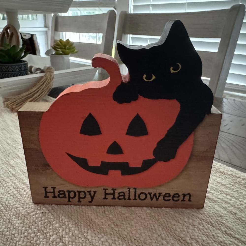 Halloween Cat and Pumpkin Decoration